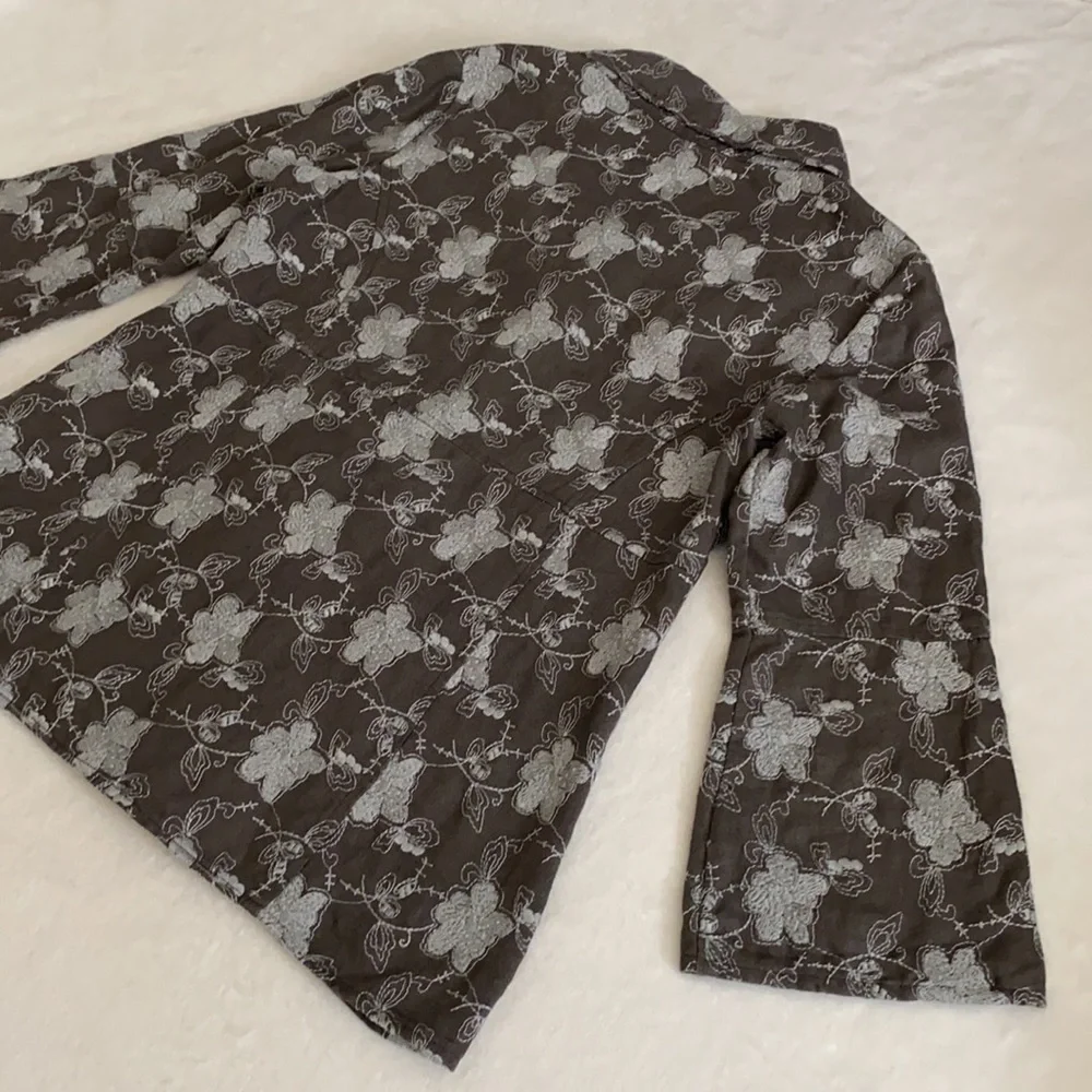 Willow | Linen Textured Embroidered Floral 3/4 Bell Sleeve Button Boho Top (S) - Picture 15 of 16